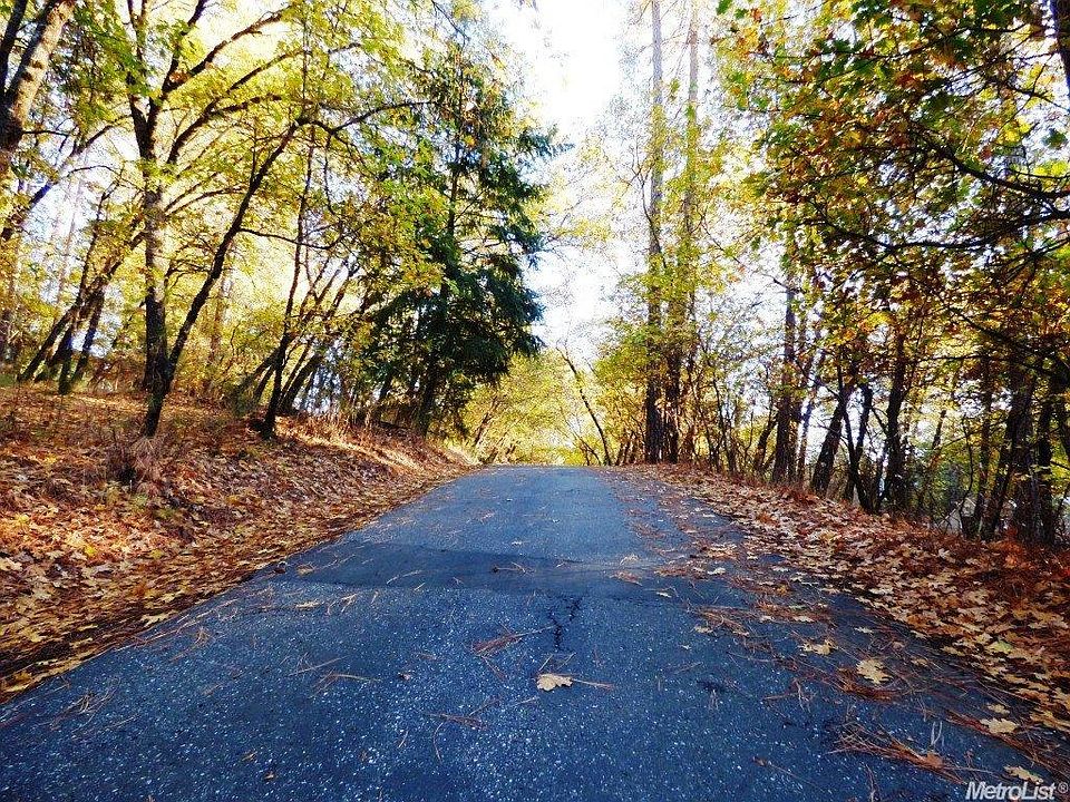 2nd image of Dogwood Bend