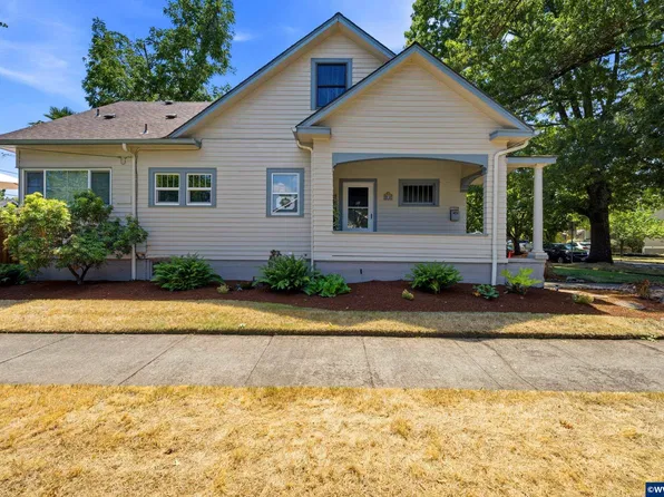 990 5th St NE, Salem, OR 97301