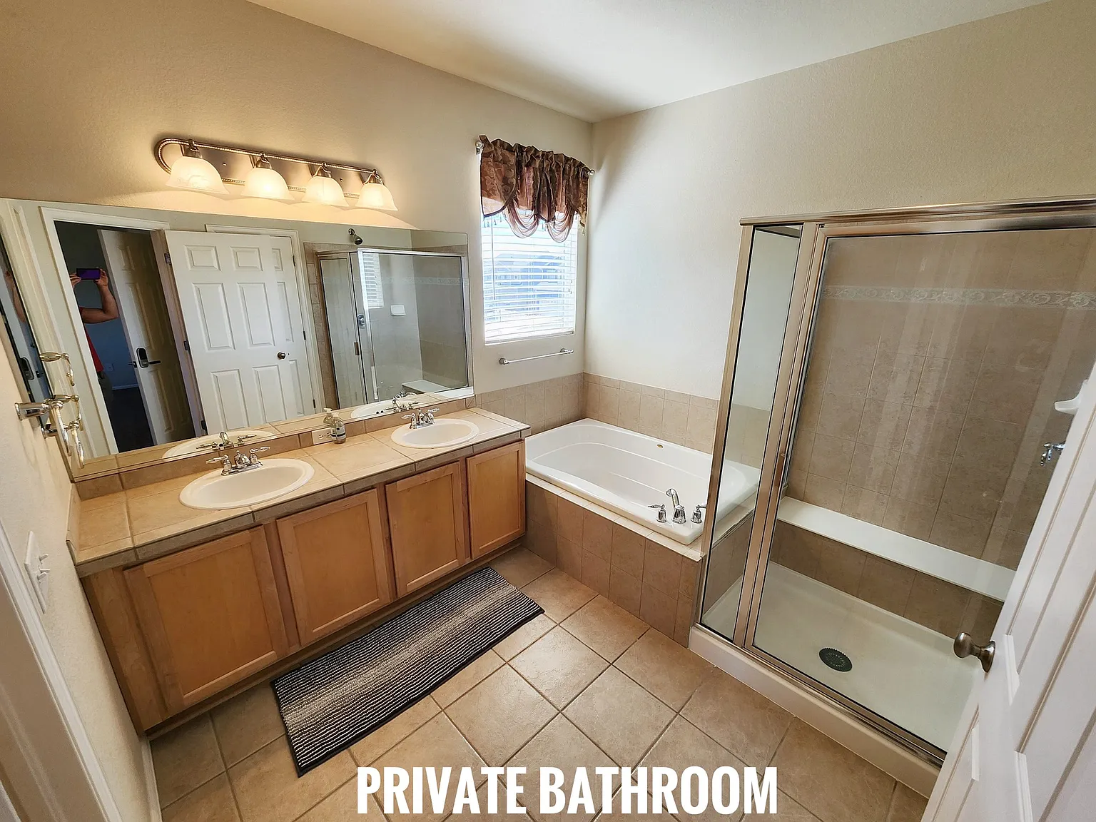 2060 Dewhirst Dr — Photo 2