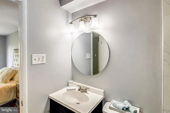 324 W Deer Park Rd — Photo 16