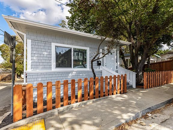 3rd image of 1714 Sacramento Street