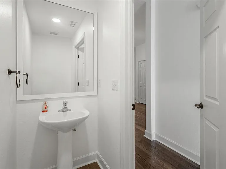 628 3rd Ave S — Photo 22