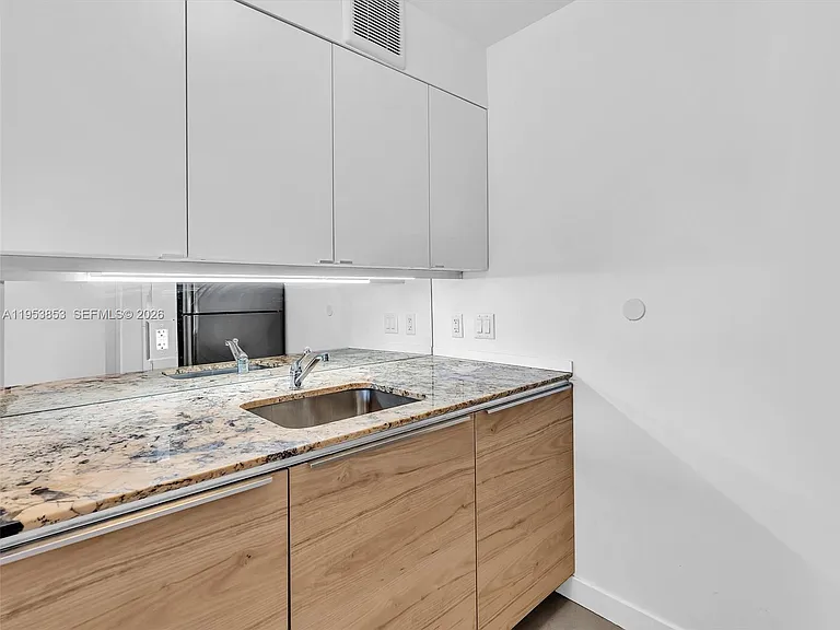 100 Bayview Dr #223 — Photo 7