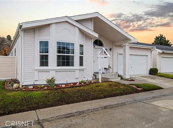 3rd image of 19925 Cottonwood Dr