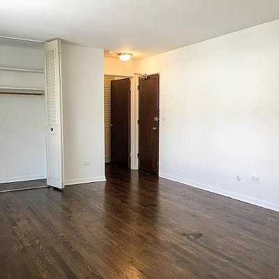 5th image of 420 W Aldine Ave APT 530