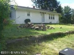 166 Eastview St, Galax, VA 24333