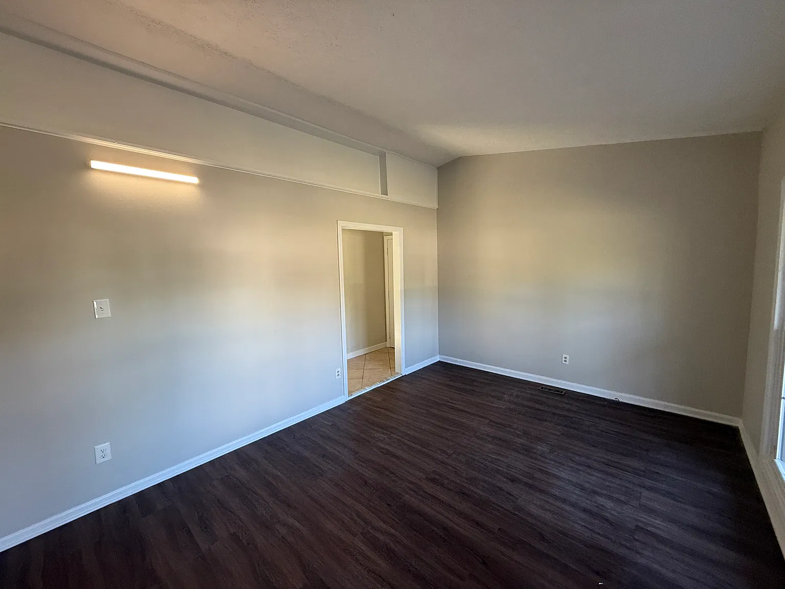4 bed, 2.5 bath, 1300 sqft, $1,600 — Photo 4