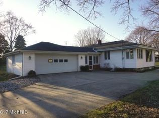 364 Wildwood Dr, Holland, MI 49423