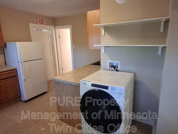 2nd image of 987 Churchill St Unit 1-2