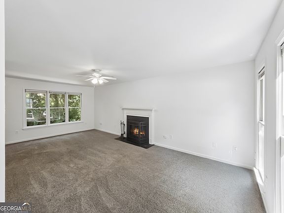 3rd image of 235 Wakefield Trce