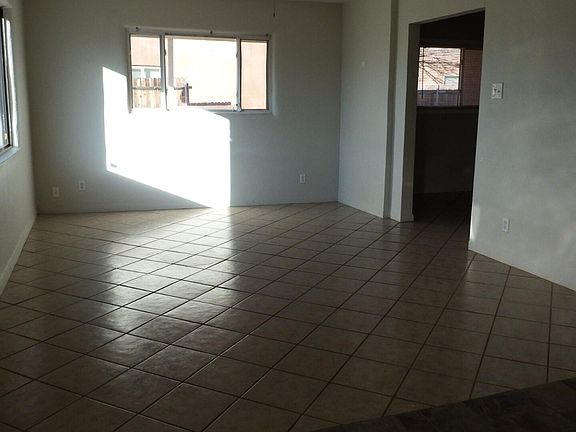 5th image of 2418 Alvarado Dr NE