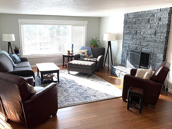 Upstairs living room