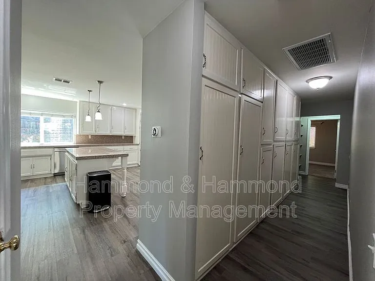 5716 Bloomfield St — Photo 11