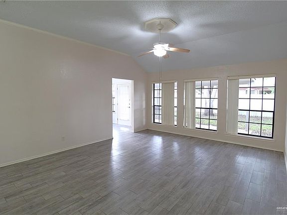 3rd image of 3817 Pelican Ave