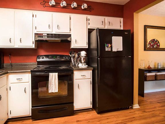4th image of 620 Logsdon Ct