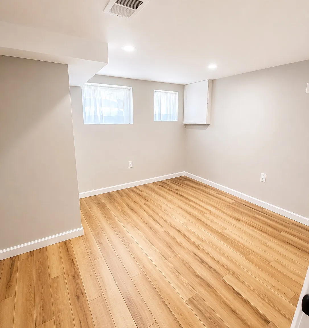 5 bed, 1400 sqft, $2,475 — Photo 2