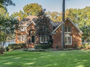 121 Hunter Spring Ln, Mooresville, NC 28117