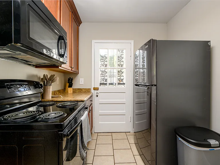 230 W Edwin Cir — Photo 7