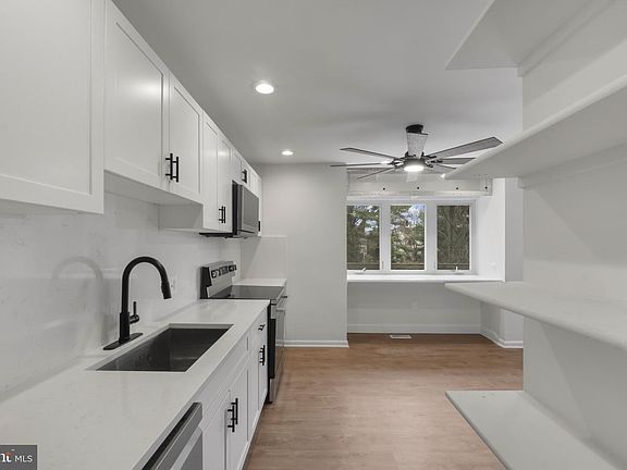 4th image of 3617 Longridge Ct