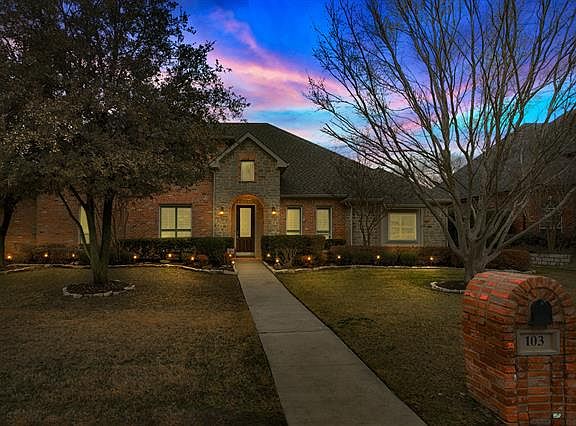 3rd image of 103 Woodglen Ct
