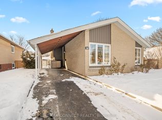 856 Chapleau Dr, Pickering, ON L1W1P4