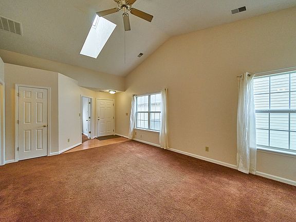 5th image of 5214 Pin Oak Dr