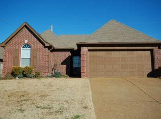 7050 Naples Dr, Cordova, TN 38018