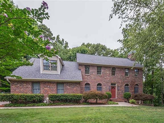 2nd image of 2448 Glen Cove Way