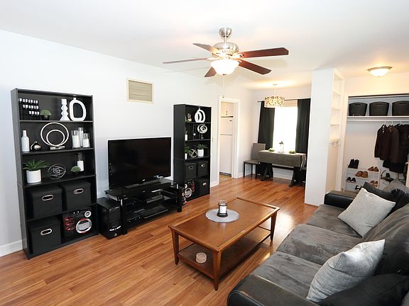 4th image of 1725 Fuller Ave NE