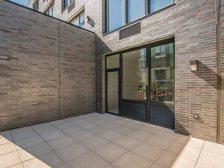 239 N 9th St #W517 — Photo 39