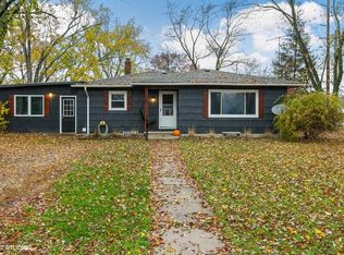 11 Chestnut St, Three Oaks, MI 49128