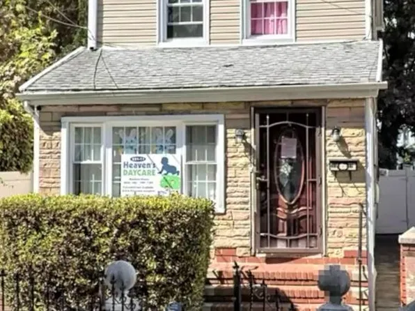221-11 108th Ave, Queens Village, NY 11429