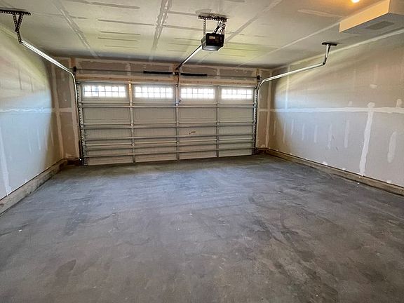 3rd image of 2145 Tailor Dr