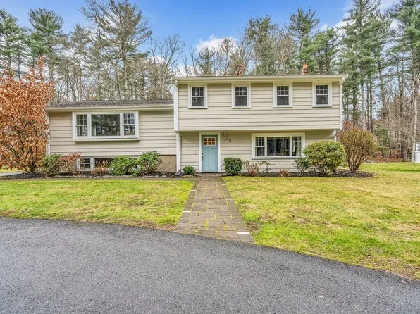 3 Cross St, Medfield, MA 02052