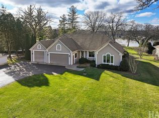 4505 Giant Oak Dr, McHenry, IL 60051