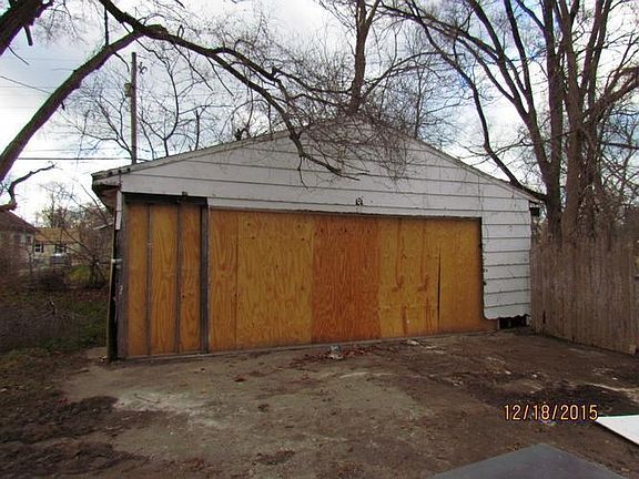 2nd image of 250 Pine St
