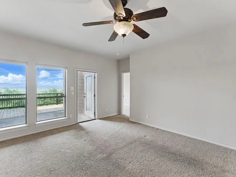 976 Parkview Dr — Photo 12