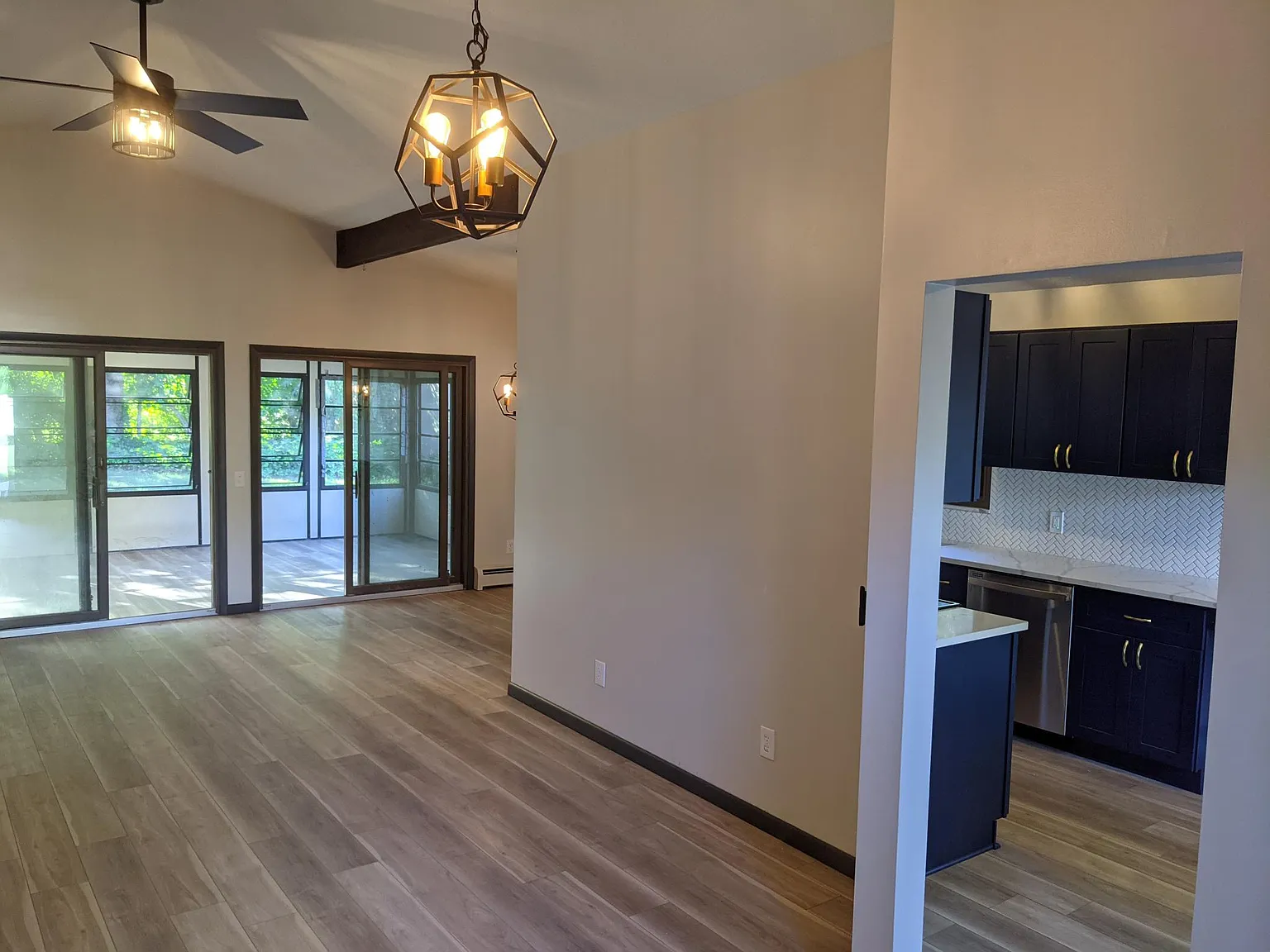 4 bed, 1940 sqft, $2,850 — Photo 4