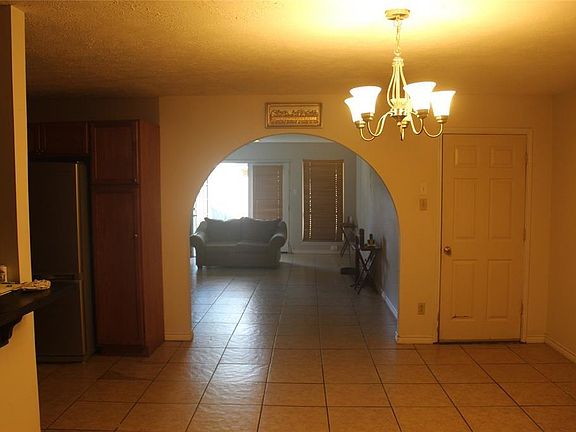 3rd image of 1439 Middle Park St