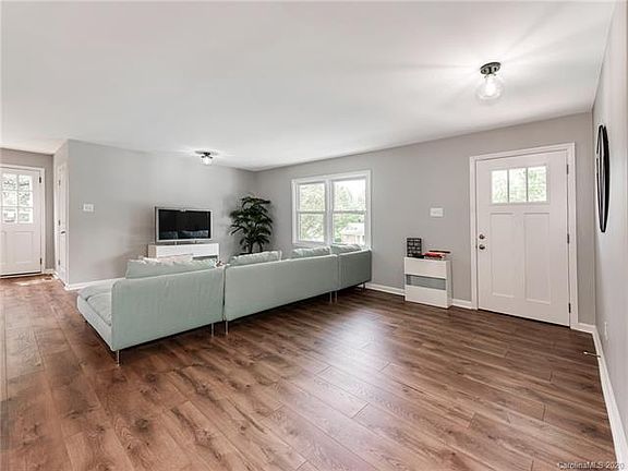 2nd image of 5541 Starkwood Dr