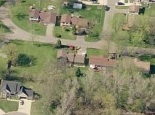 435 W Beechdale St, Commerce Township, MI 48382