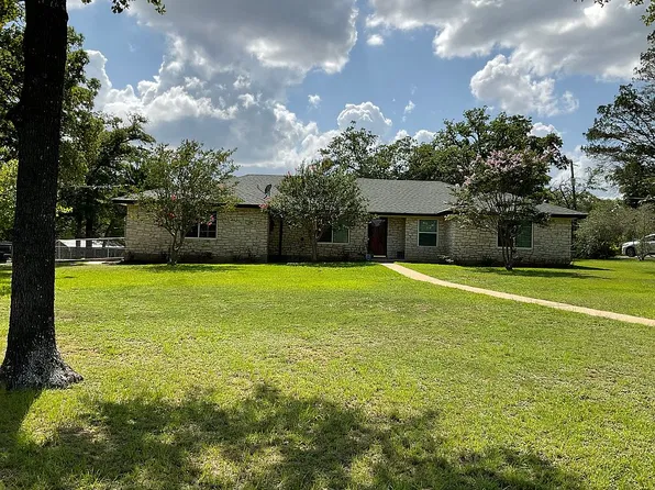 250 Hickory Dr, Elgin, TX 78621