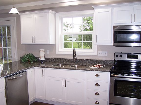 4th image of 205 Lakeview Dr