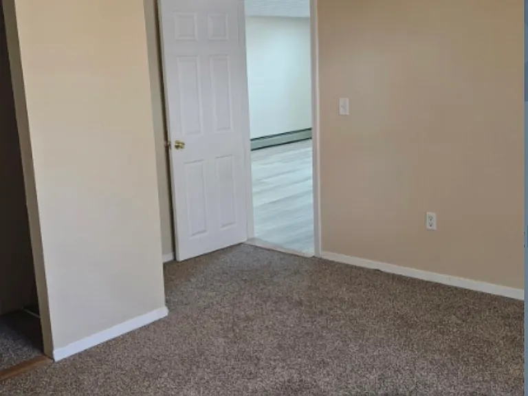 380 Sunset Ave #10 — Photo 3