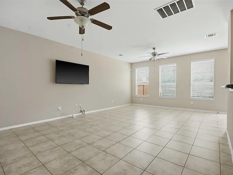 3418 Bainbridge Hill Ln — Photo 7