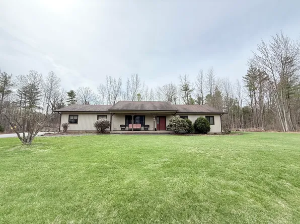68 Rosbo Ln, Morrisonville, NY 12962