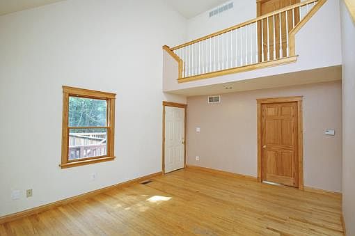 4th image of 6868 Woodland