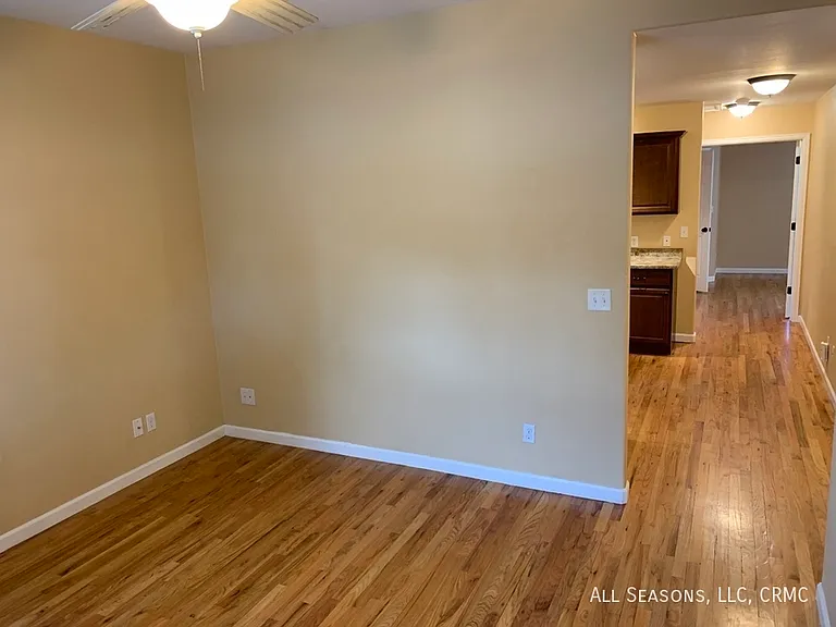 14 W Fountain Blvd — Photo 2