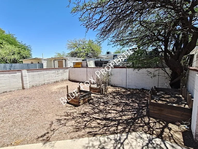 1224 N Camilla Blvd — Photo 15