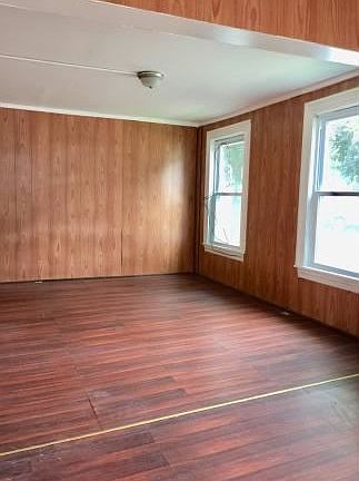 2nd image of 5 Evans St